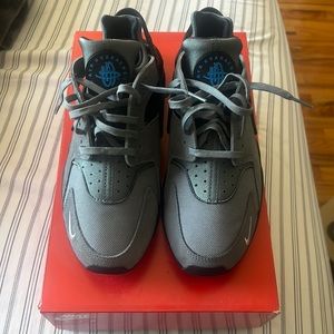 Nike Air Hurache Mens size 9.5